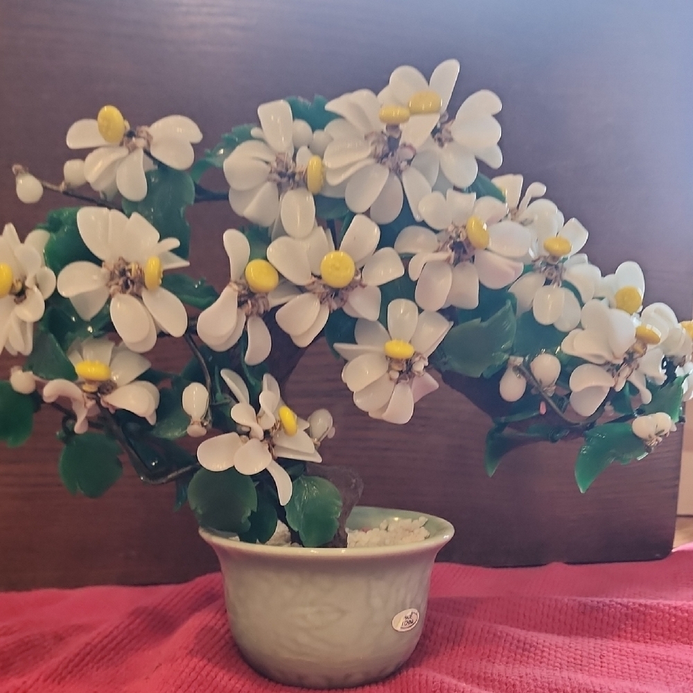 Elegant White and Green Floral Arrangement
